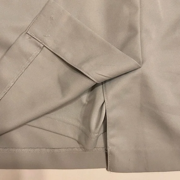 Izod 18” Golf Skort in Light Gray 16 - Picture 6 of 7